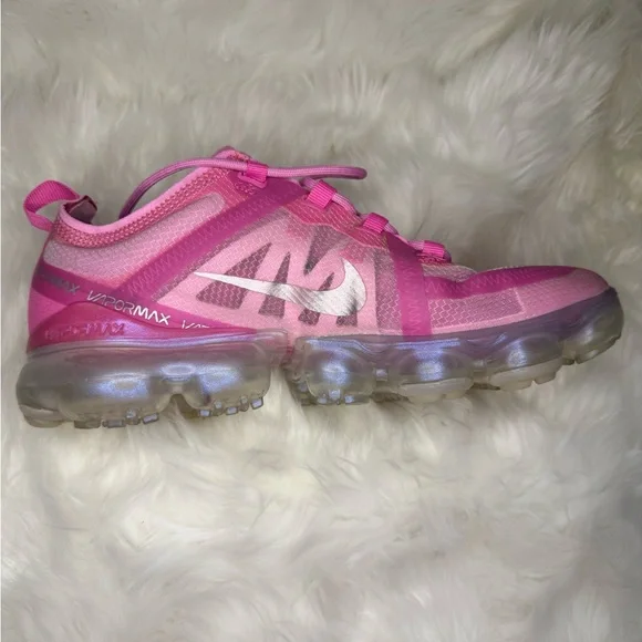 Pink Nike Women’s  Vapormax Shoes - Picture 2 of 10